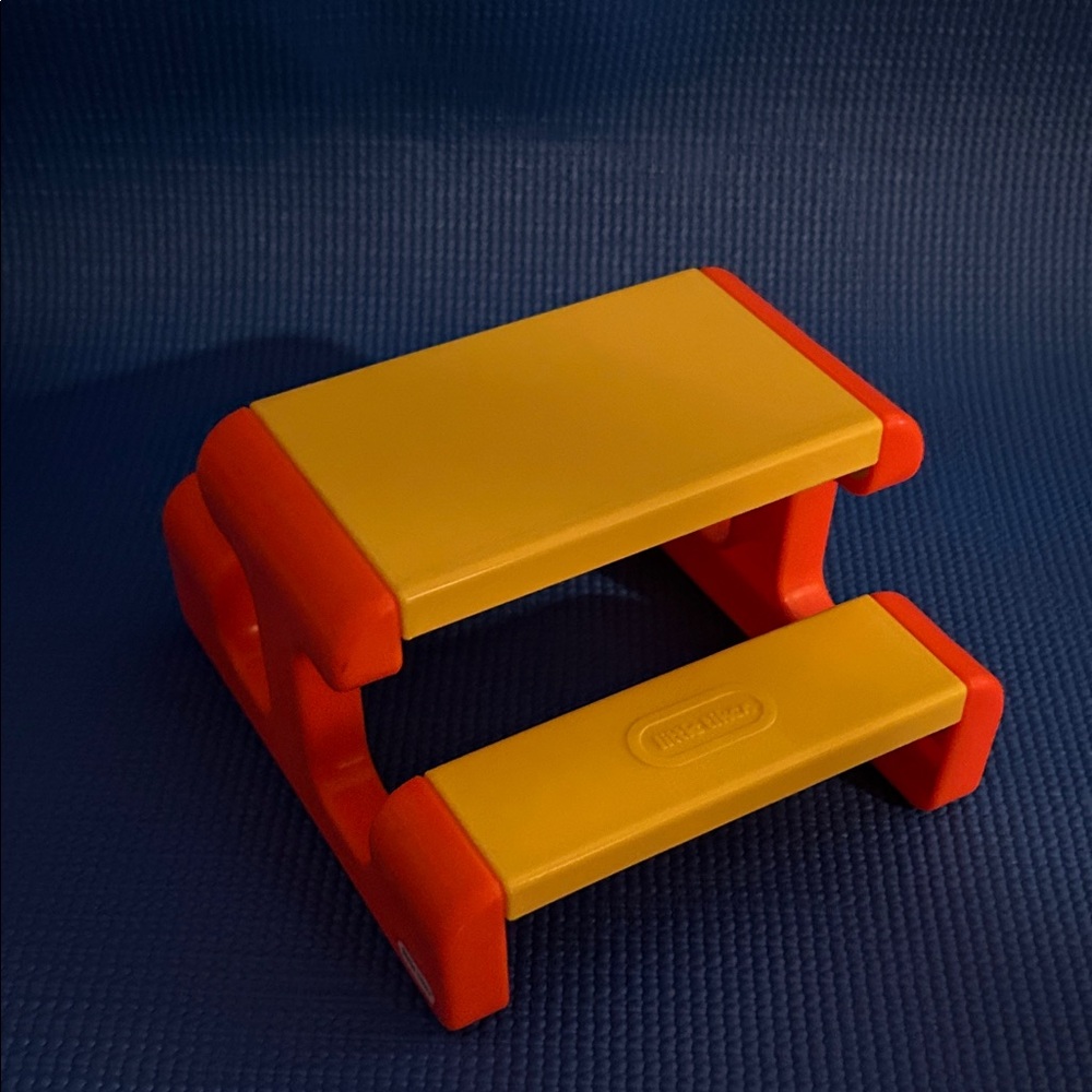Little Tikes Dollhouse Picnic Table